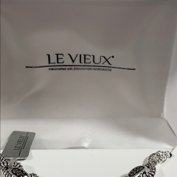 LE VIEUX necklace - Picture 11 of 11